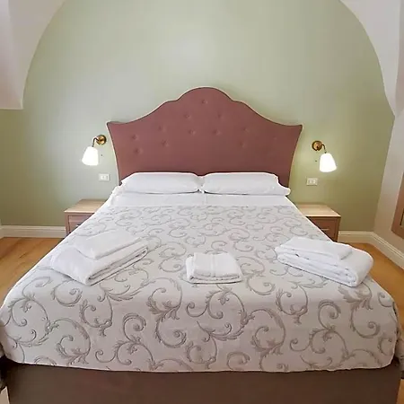 Opera Relais 85 Bed & Breakfast Messina
