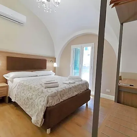 Opera Relais 85 Bed & Breakfast Messina